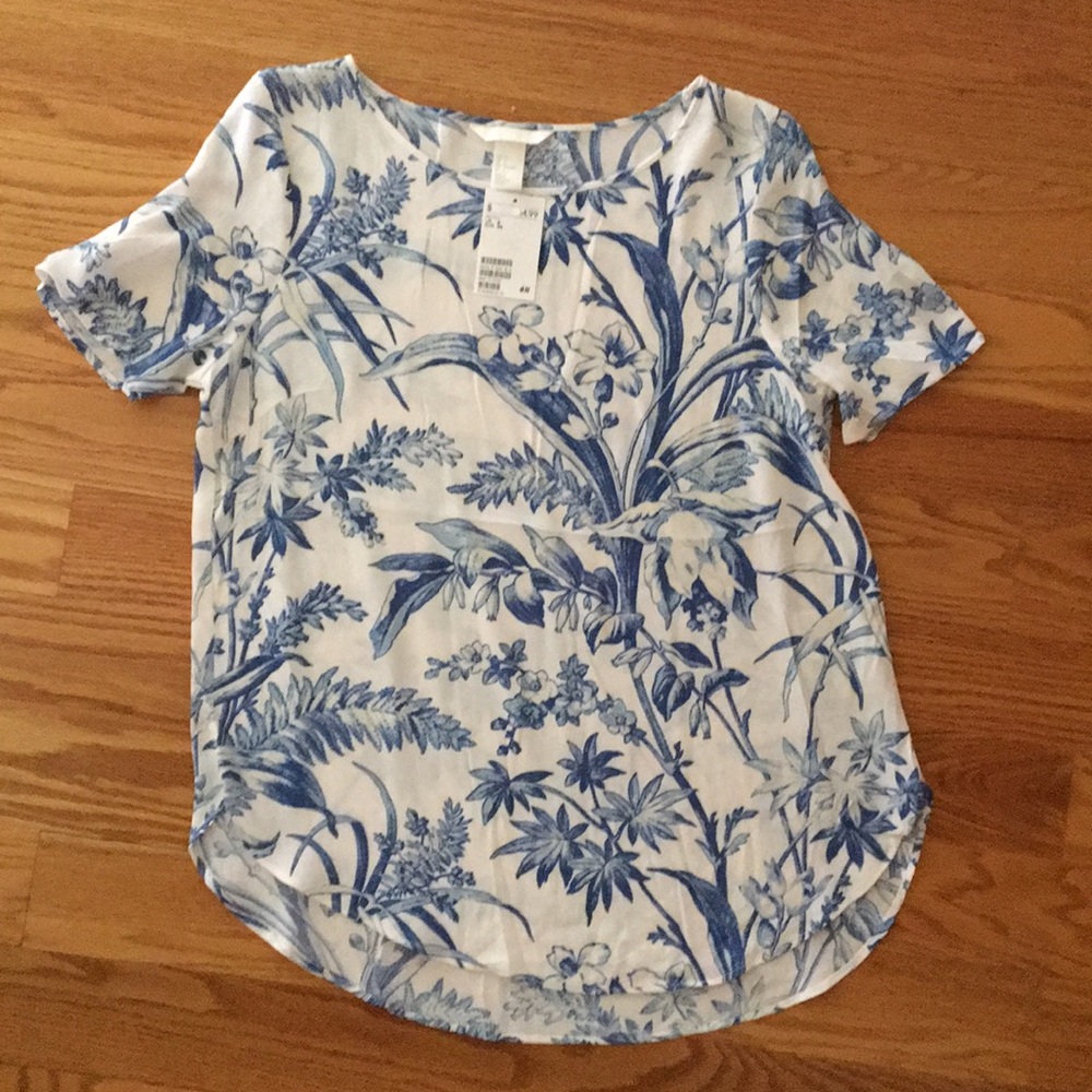 H&M Top - Picture 2 of 3